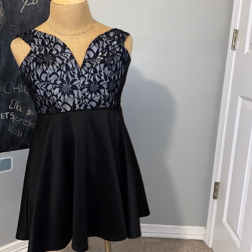 Black and silver sequenced dress !!